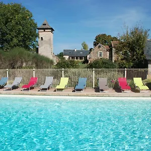 Le Chateau De Pervinquieres Hébergement de vacances Ginals